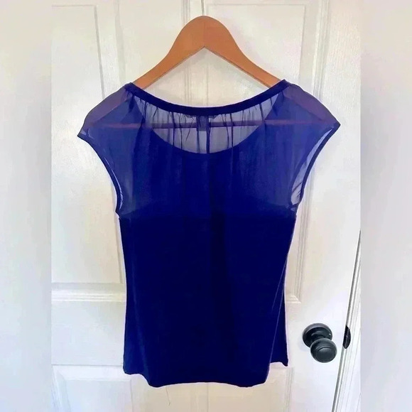 Banana Republic Purple Top size Small - Picture 3 of 3